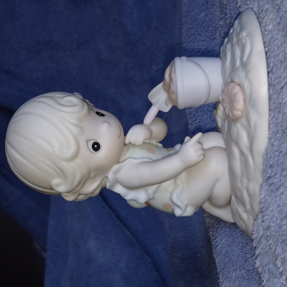PRECIOUS MOMENTS
